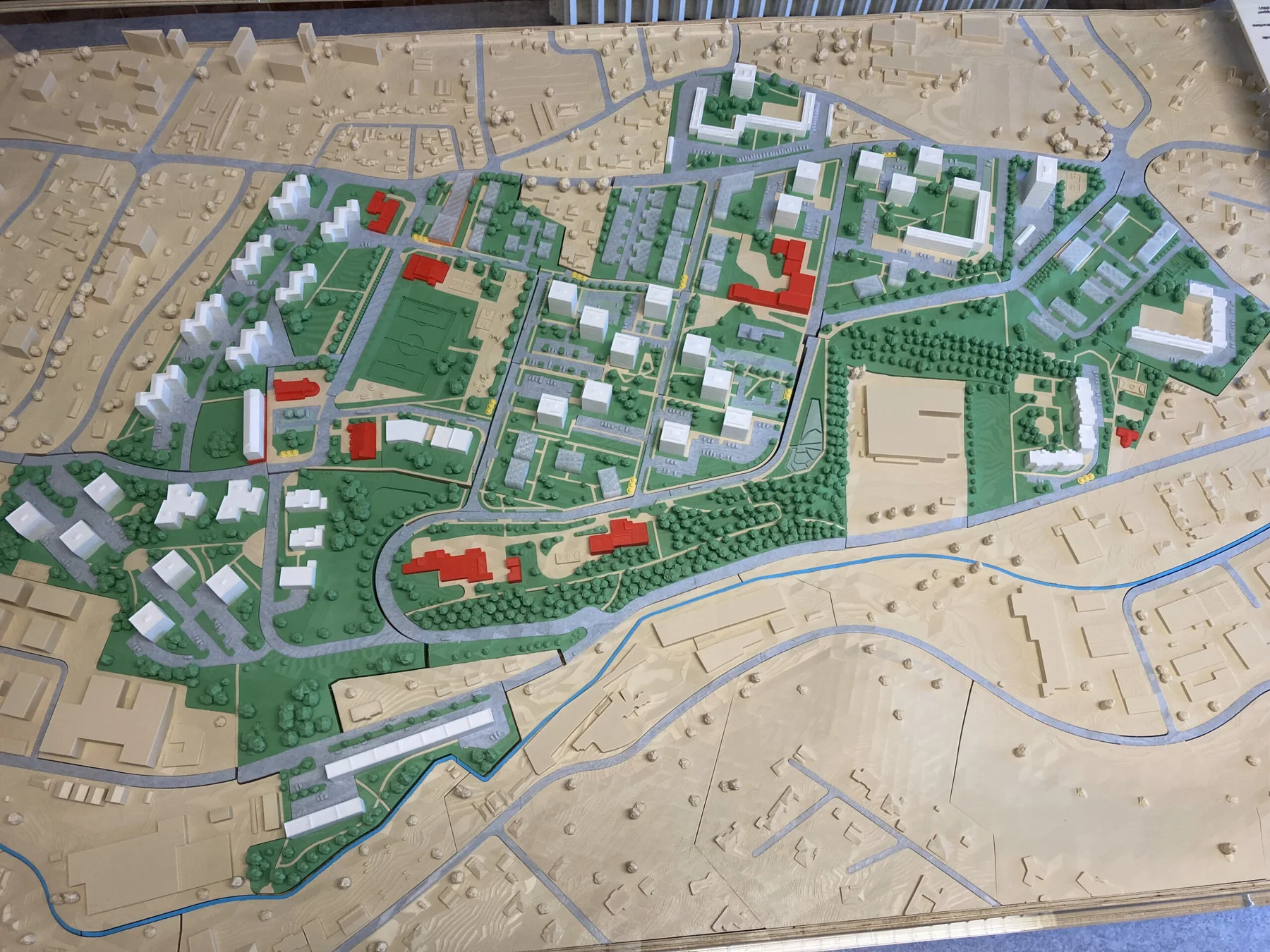 Maquette du projet de la ZAC Belleroche : logements, espaces verts et voiries